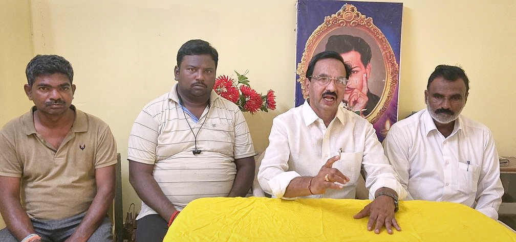 పార్టీ బలోపేతానికి కృషి చేస్తాం..