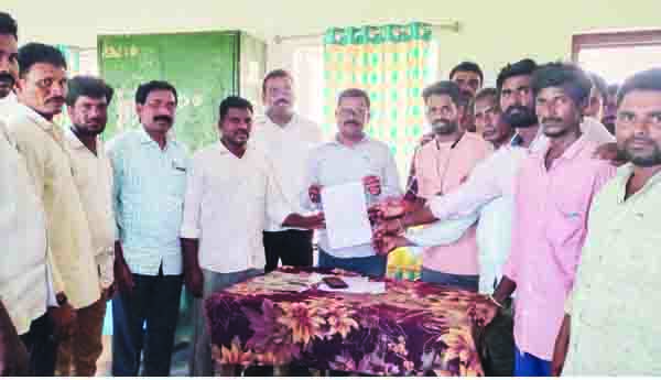 ఉప్పుటేరులో పూడికతీత తీయించాలి