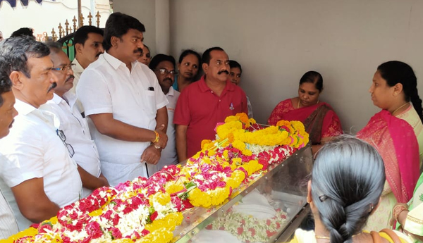 /Former-MLA-Dommeti-last-rites-with-official-ceremonies