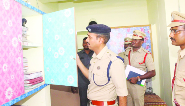 గ్రామాలను తరచూ సందర్శించాలి