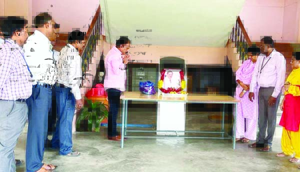 అల్లం అప్పారావు చిత్రపటానికి నివాళి