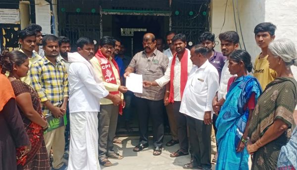 water-problem-in-parvati-konda-colony