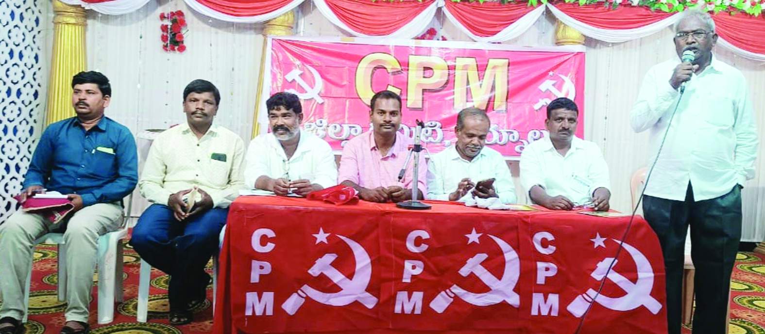 మాట్లాడుతున్న రామాంజనేయులు