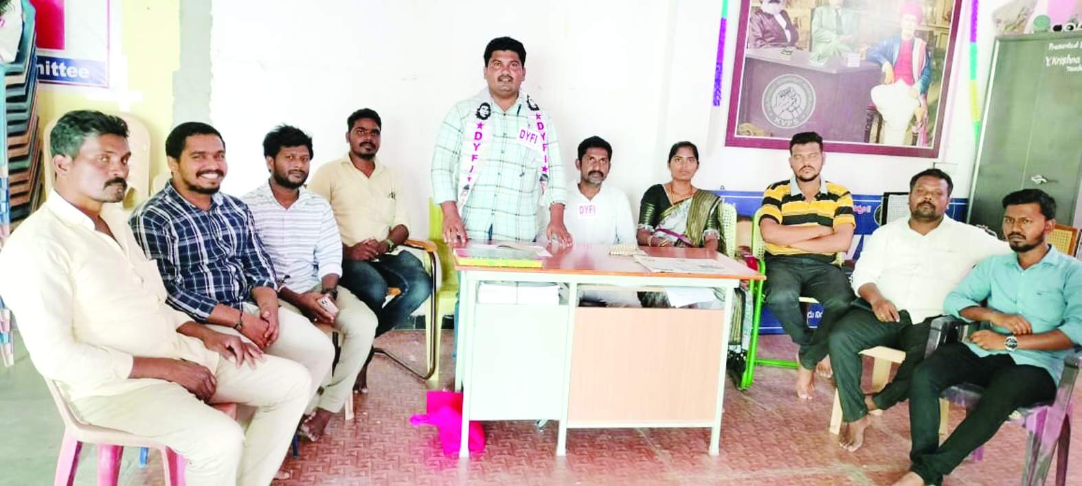 సమావేశంలో మాట్లాడుతున్న డివైఎఫ్‌ఐ రాష్ట్ర కార్యదర్శి రామన్న