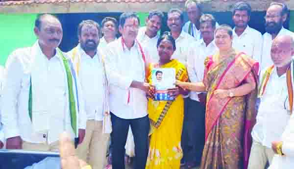 అర్హులకు సంక్షేమ పథకాలు