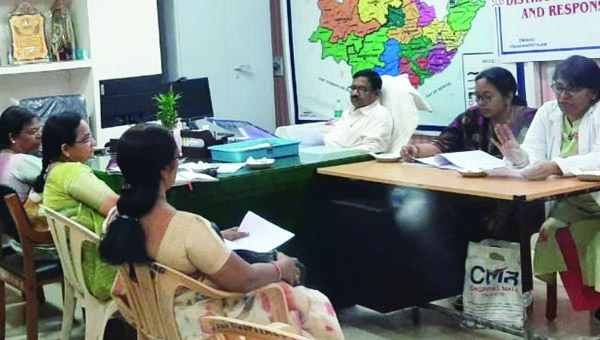 మాతృ మరణాలపై దృష్టి : డిఎంహెచ్‌ఒ