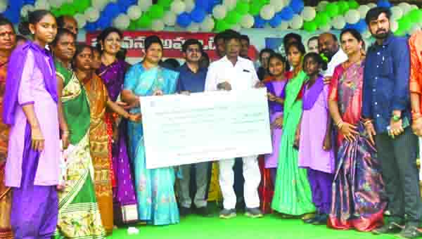 అమ్మఒడి.. పేదలకు భరోసా