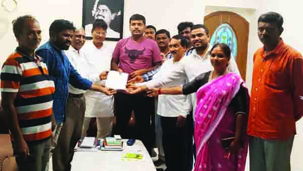 మున్సిపల్‌ కార్మికుల సమస్యలు పరిష్కరించాలి