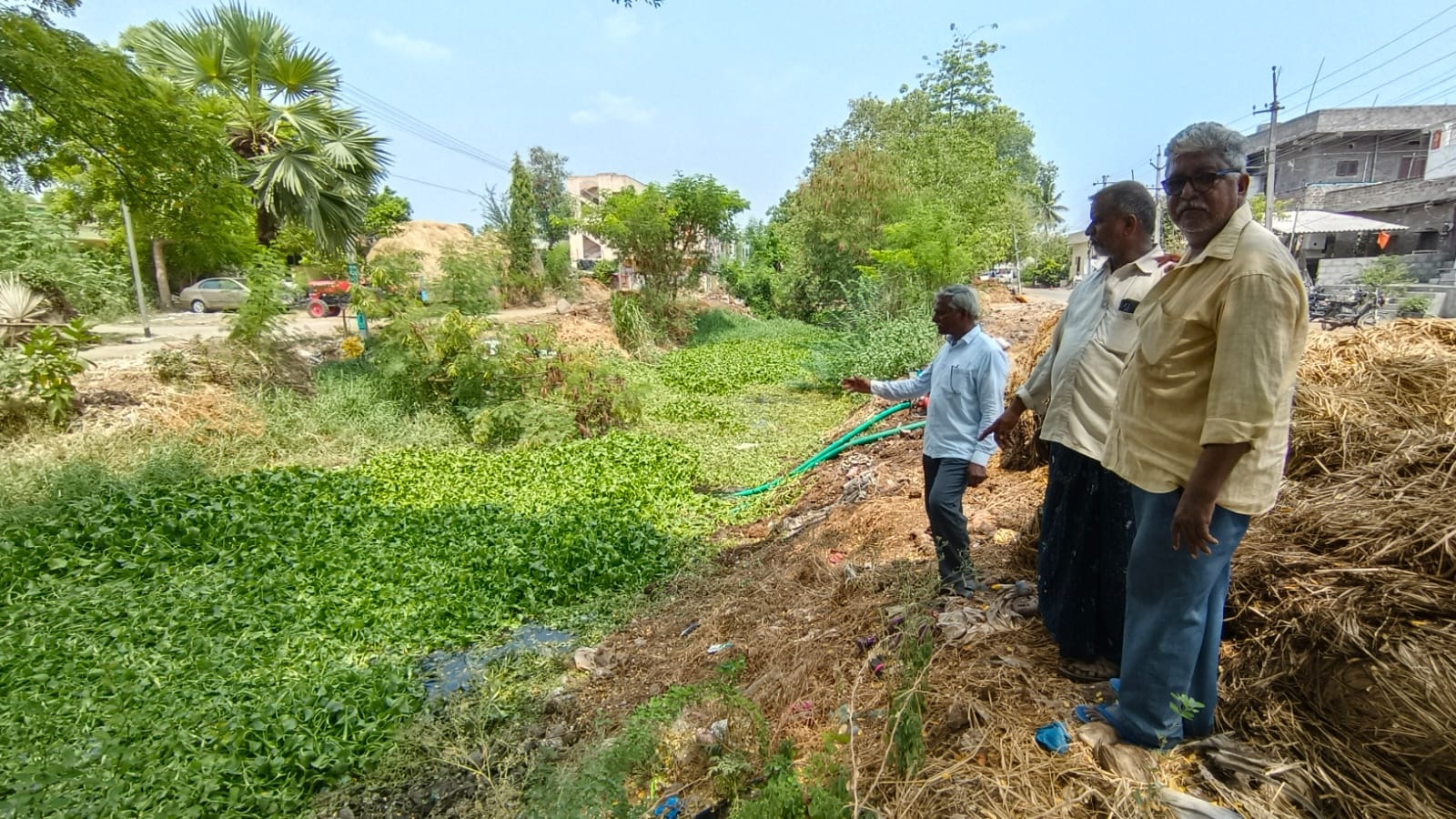 సాగు సమయం వచ్చినా కాల్వల పూడిక తీయరా?