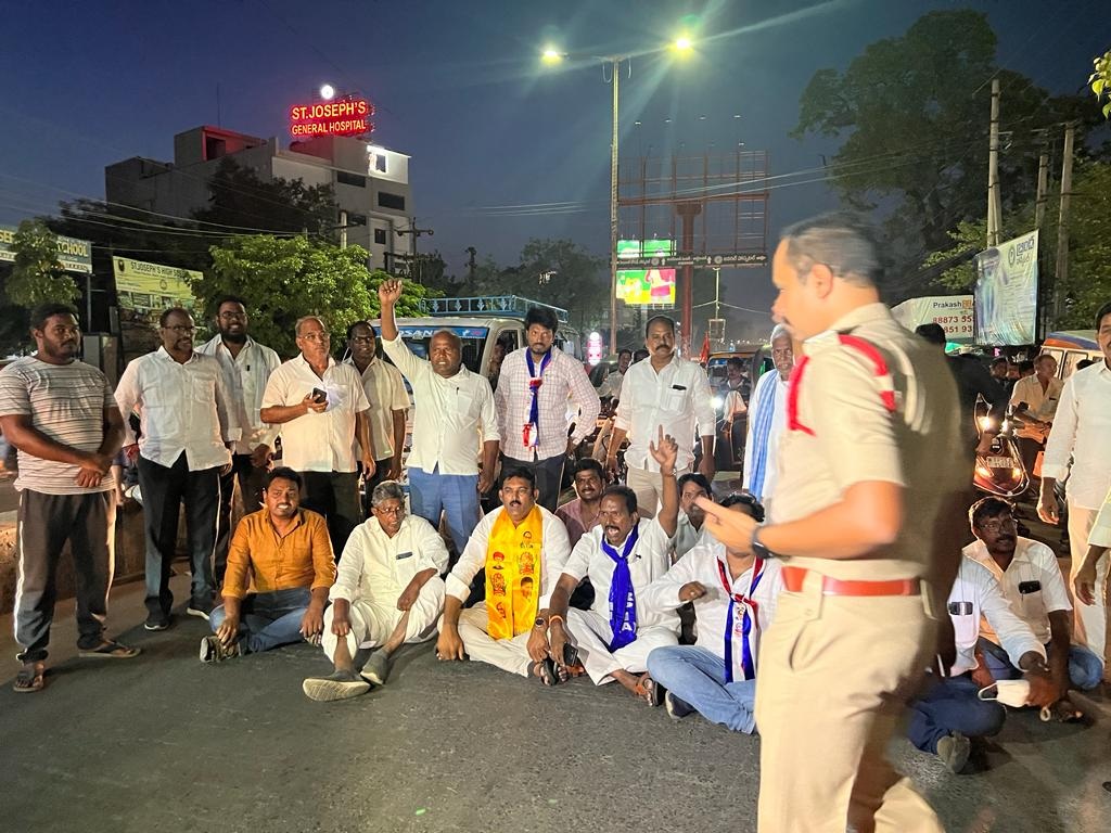 విద్యార్థి హత్య కలకలం