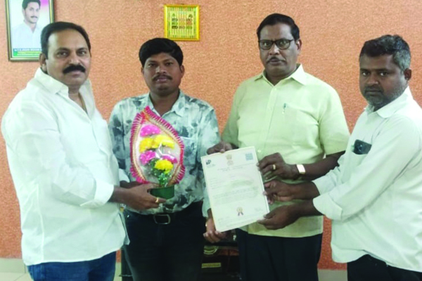 వరదలను పసికట్టే పరికరం రూపకల్పన