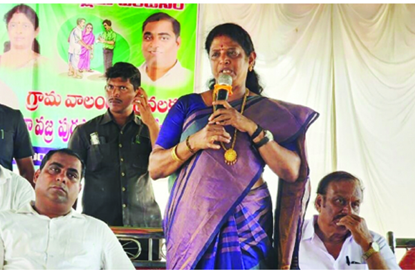 పలు అభివృద్ధి పనులకు ఎంపీ గీత శంకుస్థాపన