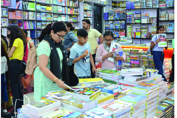 పాఠ్య పుస్తకాల ధరలకు రెక్కలు
