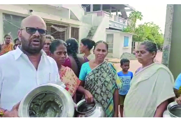 తాగునీరుందక మత్స్యకారుల అవస్థలు