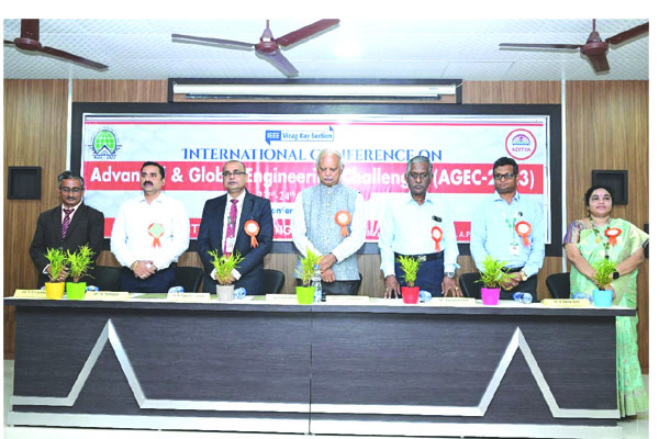 ఆదిత్యలో ఉత్సాహంగా అంతర్జాతీయ సదస్సు