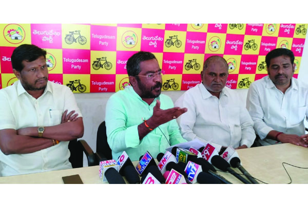 అవినీతి, అక్రమాలపై ప్రశ్నిస్తే వ్యక్తిగత విమర్శలా