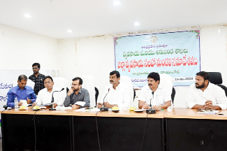 సమావేశంలో మాట్లాడుతున్న జెసి ఫర్మాన్‌ అహ్మద్‌ఖాన్‌