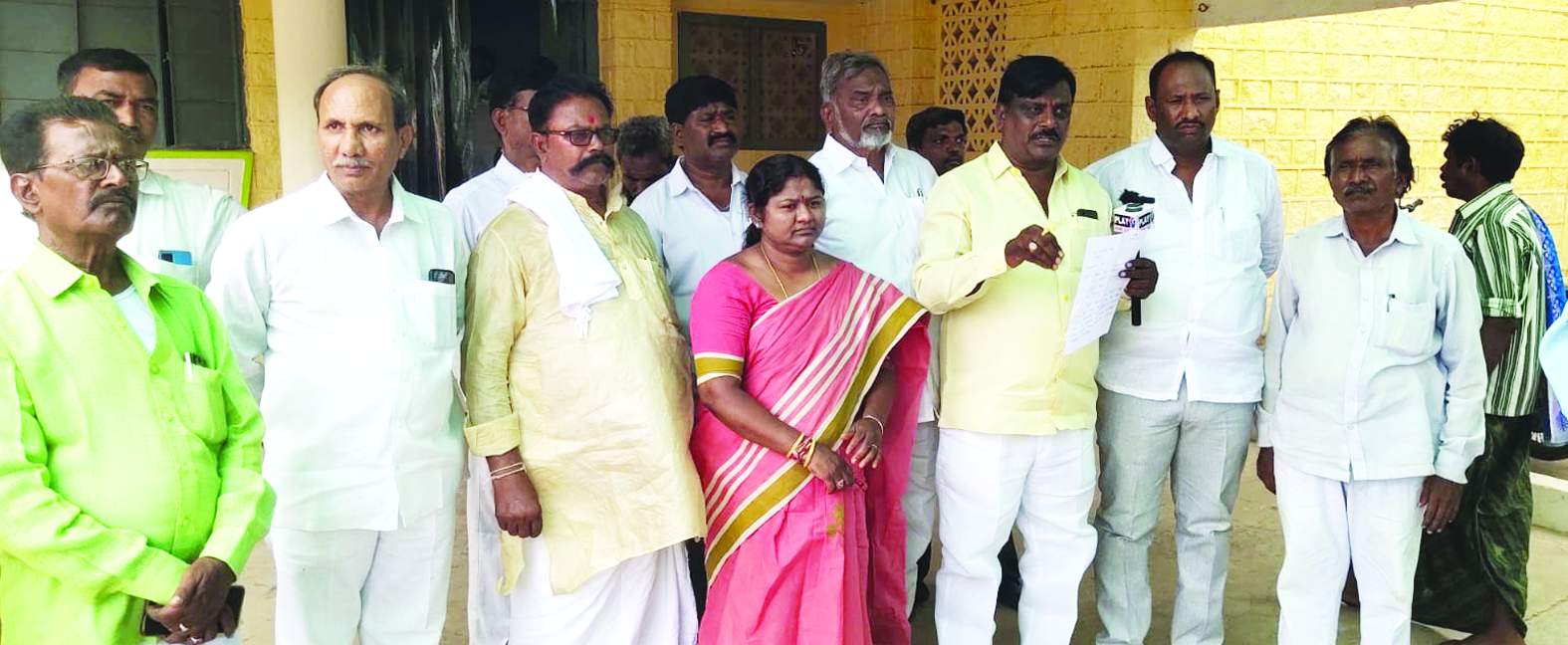 ఆర్‌డిఒ కార్యాలయం ముందు నిరసన చేపట్టిన టిడిపి నాయకులు