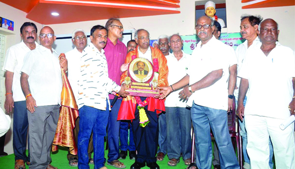 సిగలింగ్‌, కమ్యూనికేషన్‌లను నియంత్రిస్తున్న నాడీ వ్యవస్థ