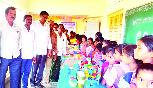 మండల స్థాయి భాష, గణిత ప్రదర్శన
