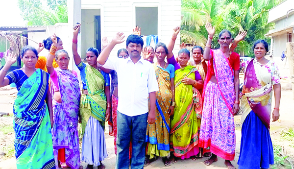 తాగునీటి సమస్యను పరిష్కరించాలని నిరసన