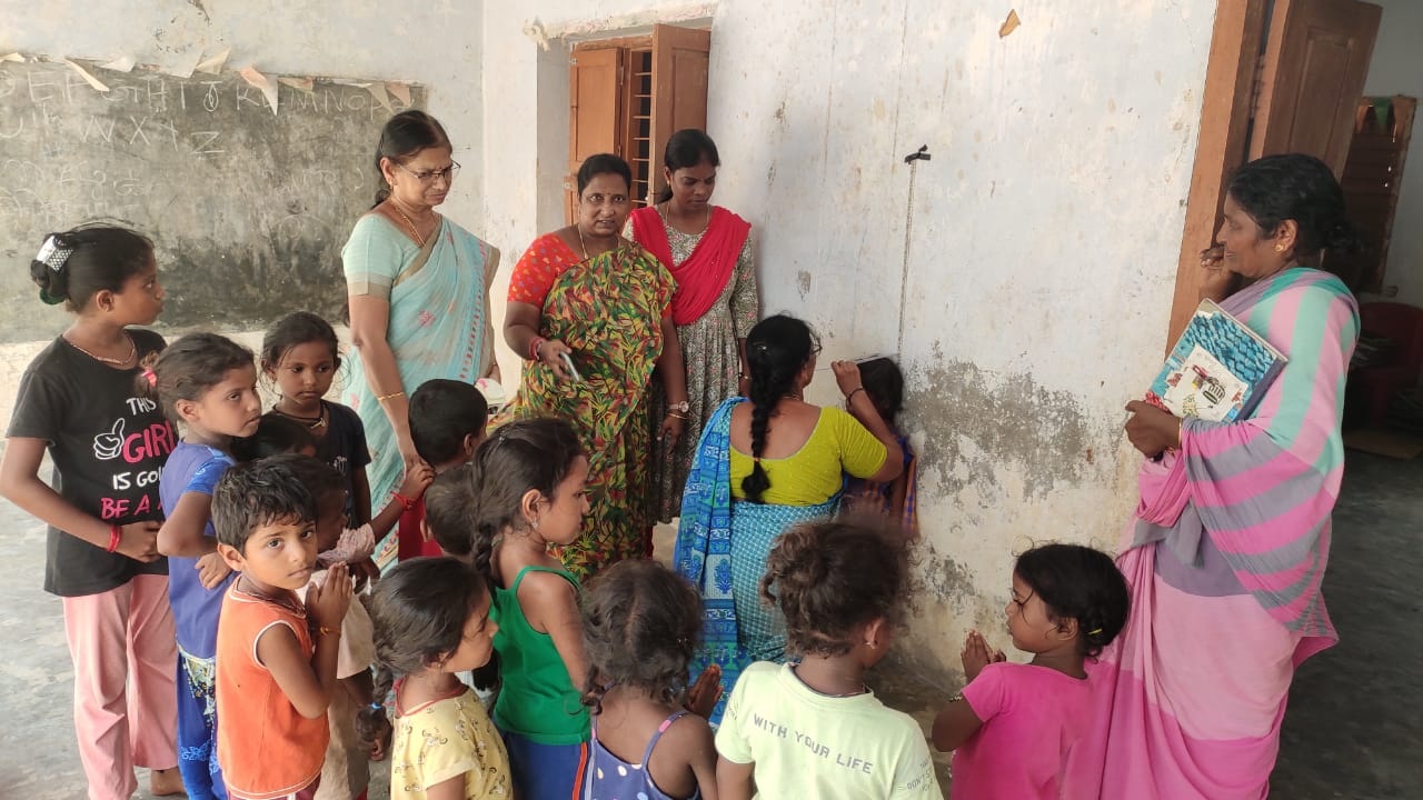 అంగన్‌వాడీ కేంద్రంలో ఎంపిడిఒ పరిశీలన