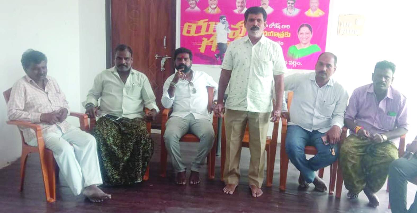 మాట్లాడుతున్న నారాయణ