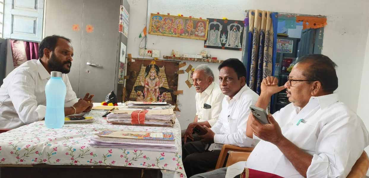 భూములు కోల్పోయిన రైతులను ఆదుకోవాలి
