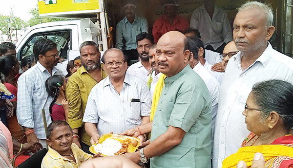 annayyapatrudu-start-mobile-anna-canteen
