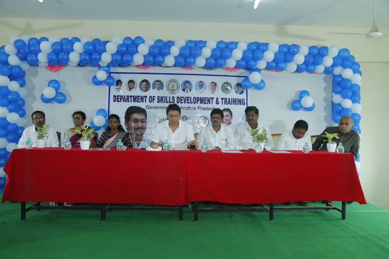 నైపుణ్యంతో ఉన్నత ఉద్యోగాలు