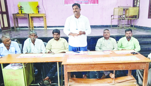 విఆర్‌ఎలకు పే స్కేల్‌ అమలు చేయాలి