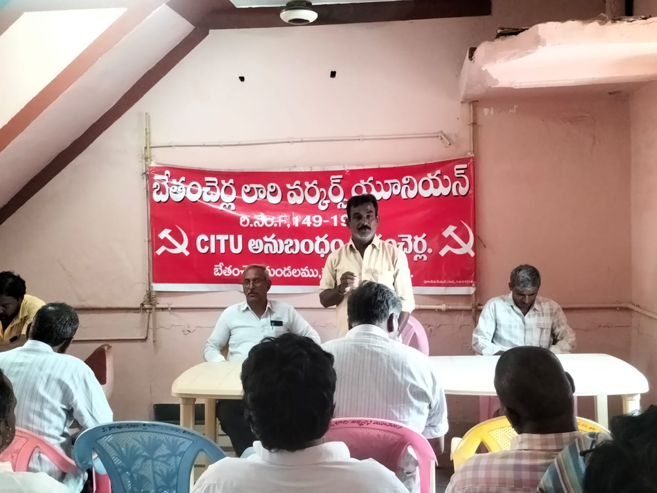 సదస్సులో మాట్లాడుతున్న వైబి వెంకటేశ్వర్లు