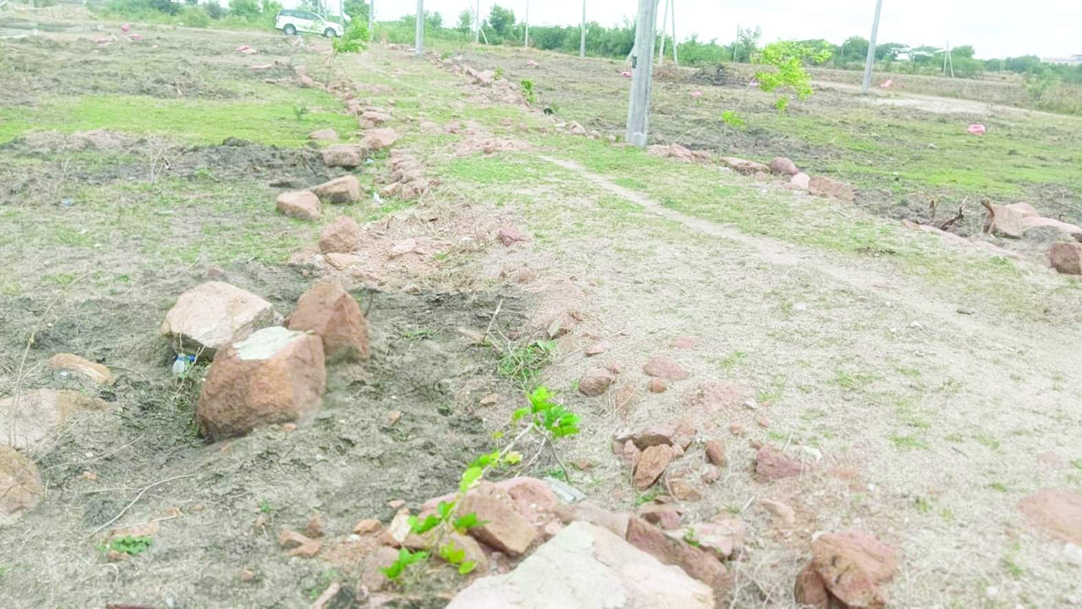 జగనన్న కాలనీలో అధ్వానంగా వేసిన రోడ్డు