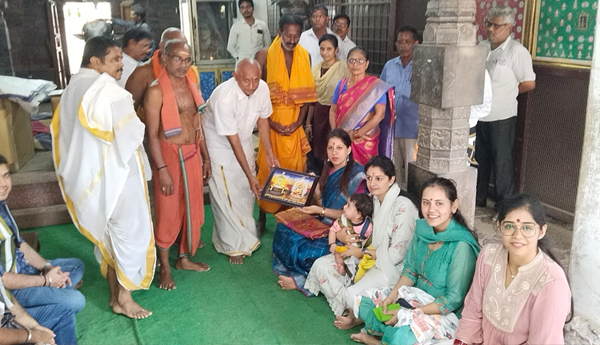 Collectors-special-worship-at-Bhimeswara-Temple