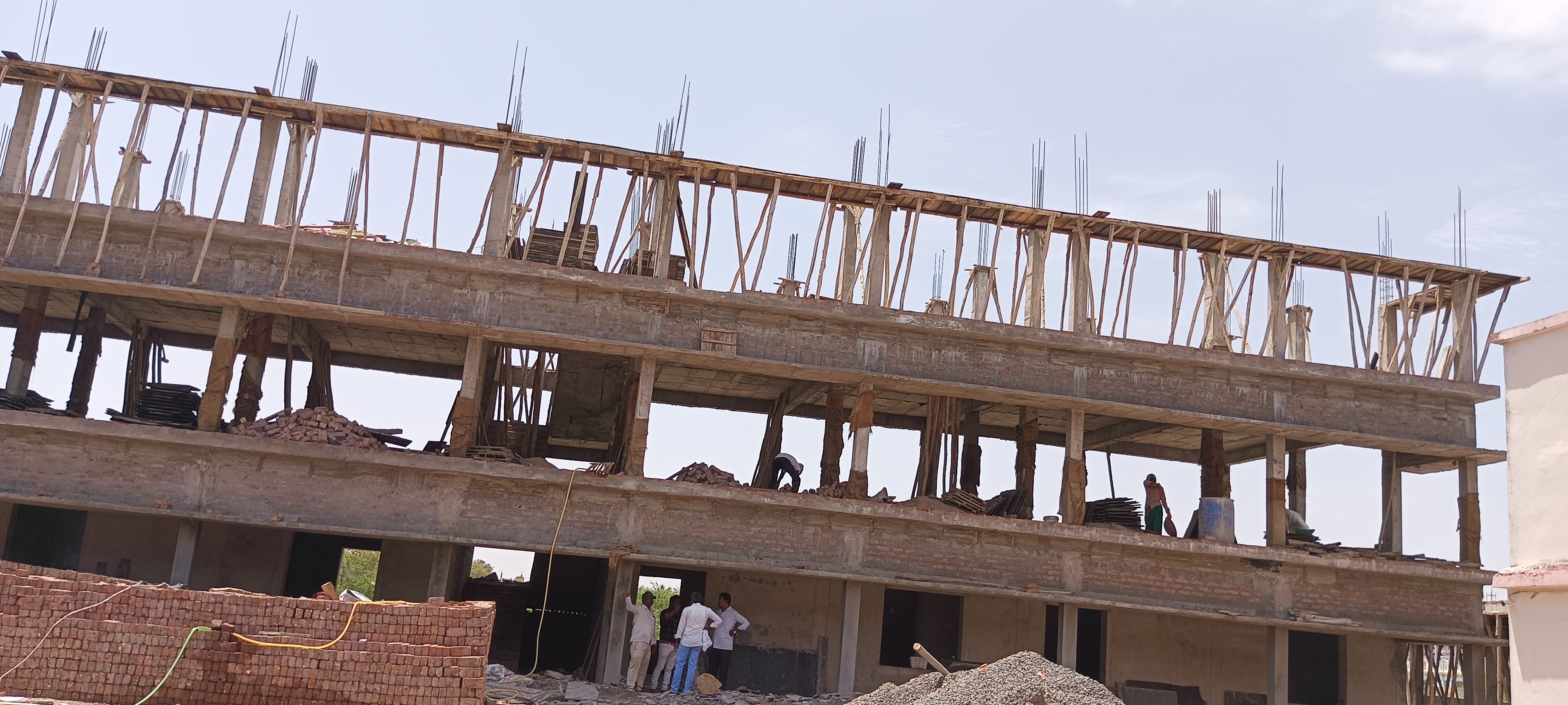 బిల్లులు సరిగా రావు.. పనులు పూర్తికావు..