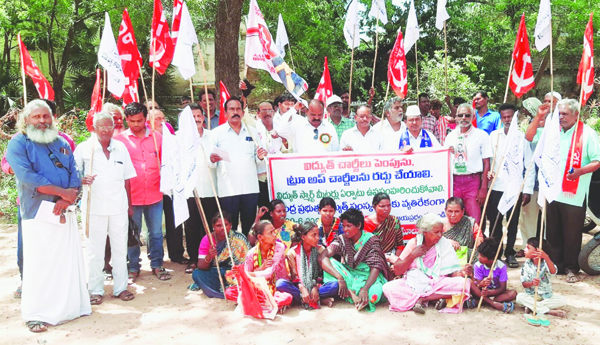 విద్యుత్‌ ఛార్జీల పెంపుపై పెల్లుబికిన నిరసన