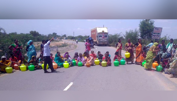 /Women-hit-the-road-with-Kali-Bindelu-to-quench their thirst...