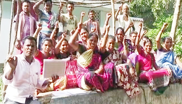Agitation-of-tribals-in-Pansalapadu-village