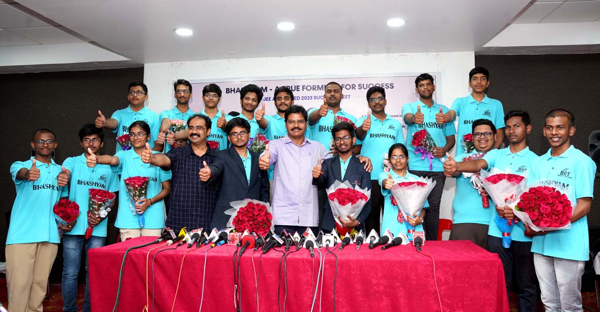 జేఈఈలో జిల్లా విద్యార్థుల అత్యుత్తమ ర్యాంకులు