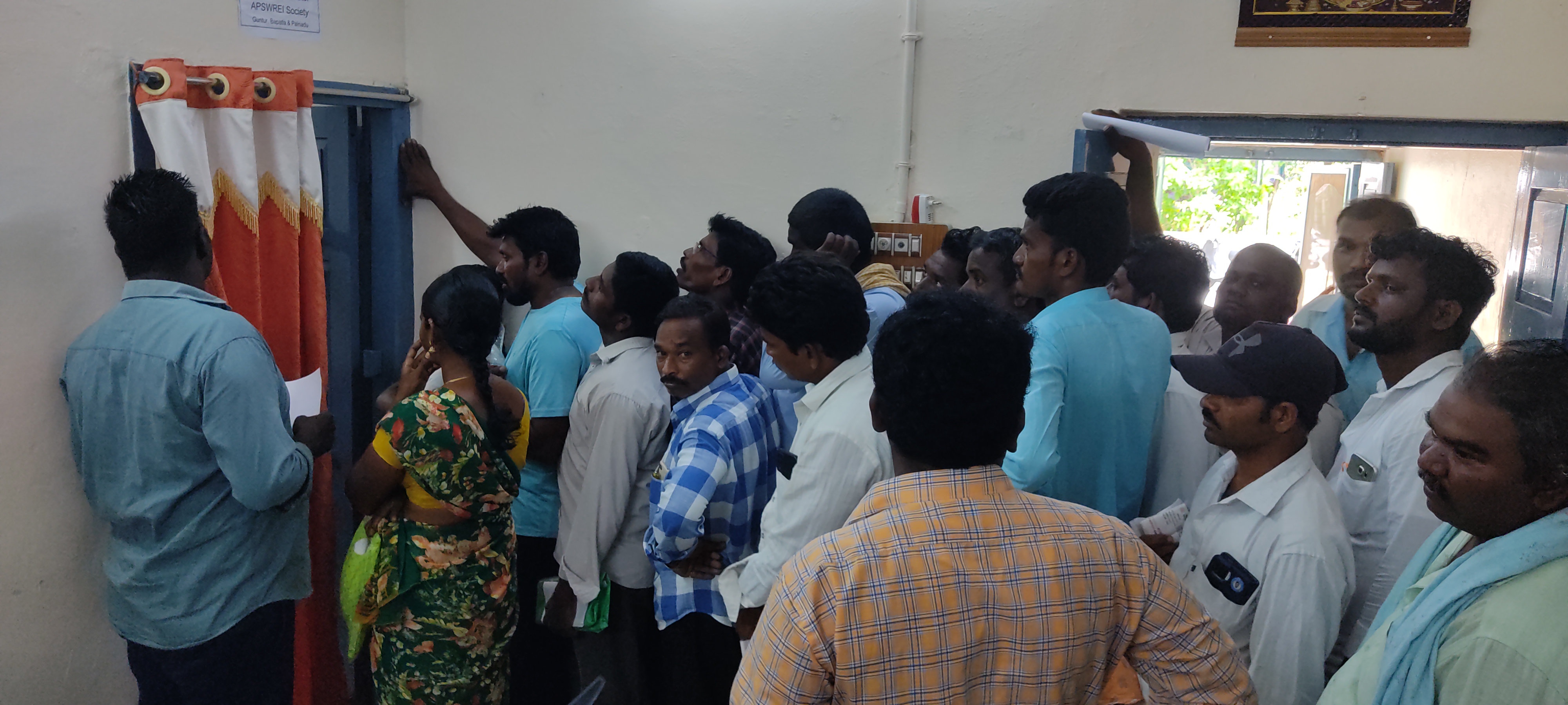 గురుకులాల్లో సీట్లు ని(ఫి)ల్‌