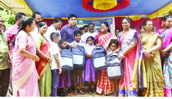 క్రమశిక్షణతో చవివితే బంగారు భవిష్యత్తు