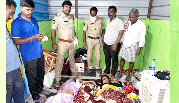 అత్త ,భార్య ను చంపిన అల్లుడు      