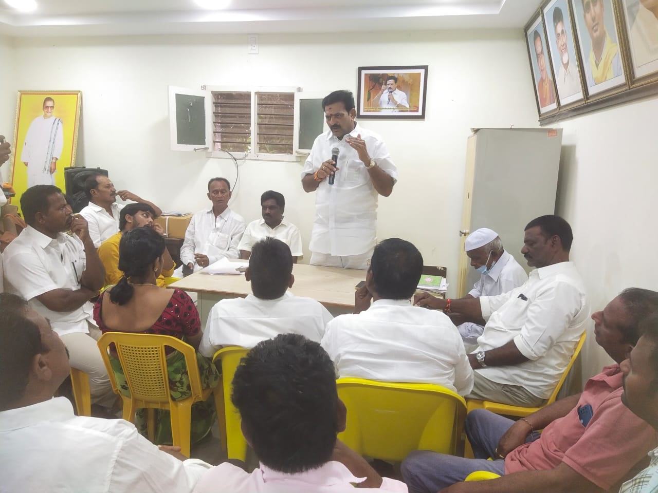 పార్టీ కోసం పనిచేసే వారిని గుర్తిస్తాం..