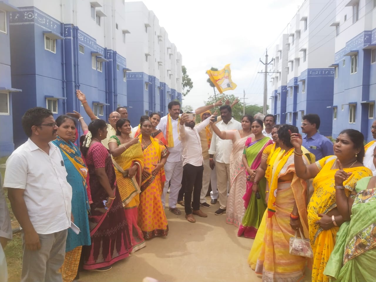 'భవిష్యత్తుకు గ్యారంటీ - చైతన్య యాత్ర'