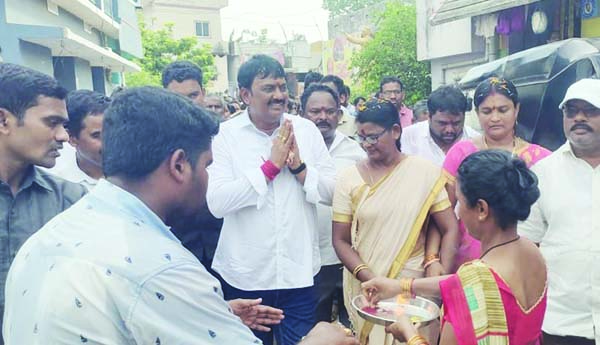 పేదల అభ్యున్నతికి సిఎం కృషి