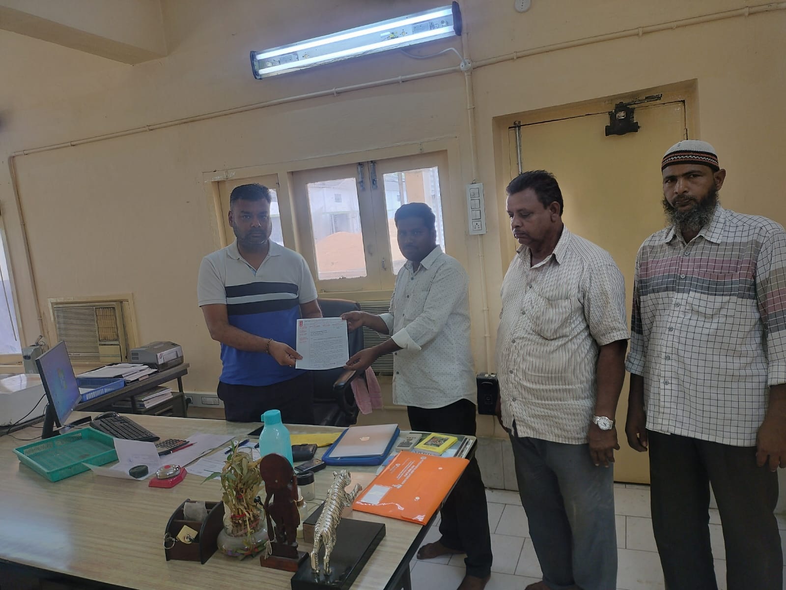 సమ్మె వద్దు.. చర్చించుకుందాం..