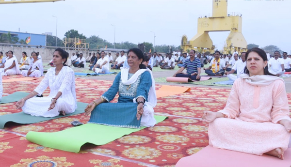 mp-vanga-geetha-on-yoga