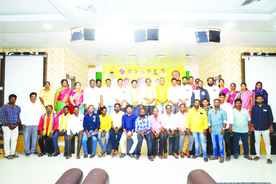 ఎమ్మెల్యే అవినీతిని ఎండగట్టండి : టిడిపి