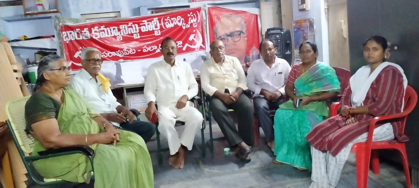 ఛార్జీలను తగ్గించుకుంటే సబ్‌స్టేషన్ల ముట్టడి