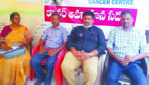 కేన్సర్‌పై అవగాహన పెంచుకోవాలి